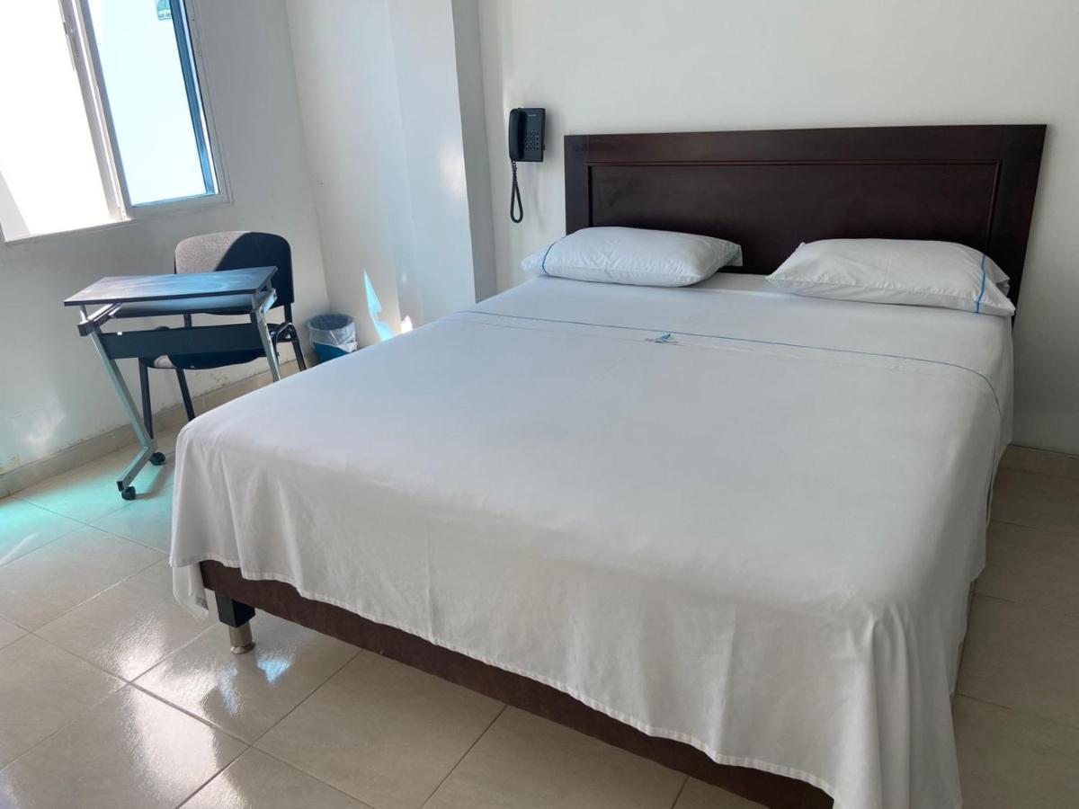 Hotel Torres Del Llano Йопал Екстериор снимка